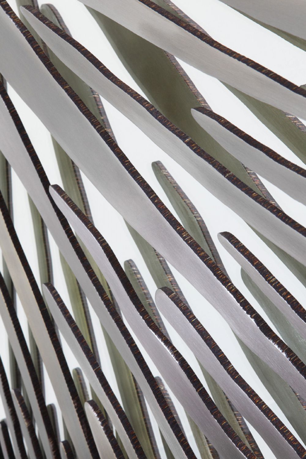 PUPIL I - Sculptural mirror  Detail : Stainless Steel 